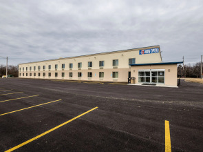 Motel 6 Peoria, IL