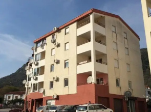 Red Duplex