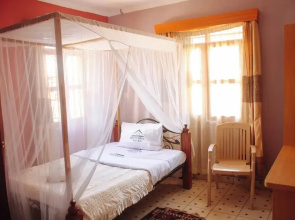 Dream House Hotel