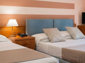 Tastefully Furnished Studio Near the Sea