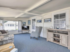Plum Island Retreat ~ 1-block Walk to Beach!