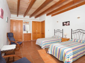 Villa - 4 Bedrooms with Pool and WiFi - 103183