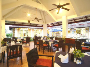 Курортный отель Amora Beach Resort Phuket