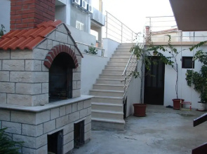 Marti - Free Parking and Grill - A4 - Tamaris