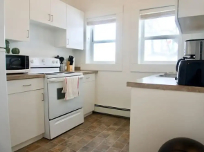 The Best Rental in Moose Jaw Large 2-br Parking Coffee