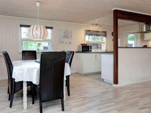 6 Person Holiday Home in Vaeggerlose