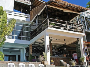 Pukka Beach Hotel