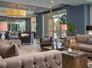 Chic 2BR With Private Balcony Views in DT Phoenix