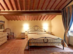Cottage in Tuscany With Pool & Sauna