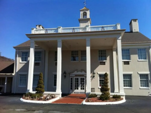 Econo Lodge Conference Center