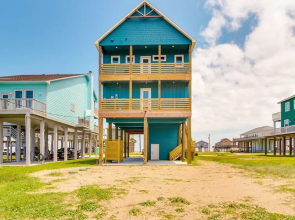 Modern Freeport Beach House Rental w/ Ocean View!