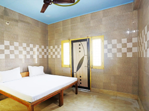 OYO 44361 Shri Lajjaram Ashram