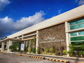 La Piazza Hotel and Convention Center