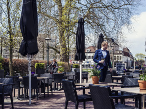 Carlton Square Hotel