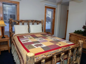 Timber Creek Chalets: 9 3 Bedroom Chalet