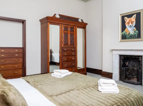 Watermouth Castle, West Tower Apartment