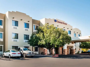Comfort Suites