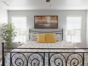 Southern Comfort 3 Bedroom Apts by RedAwning