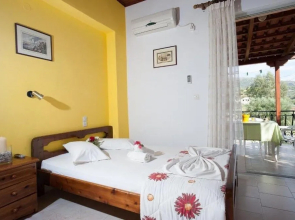 Nikos Studios & Apartments