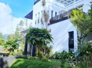 Villa Fiore Puncak