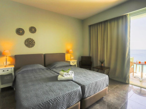 Room in Guest Room - Homric Boutique