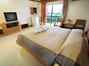 Lek Villa