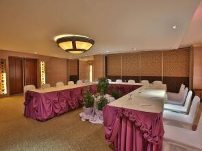 Crown Regency Suites & Residences - Mactan