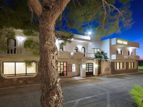 Coriva Beach Hotel & Bungalows