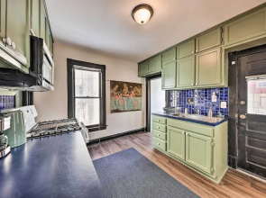 Newly Renovated Home Close to Dtwn Lawrence!