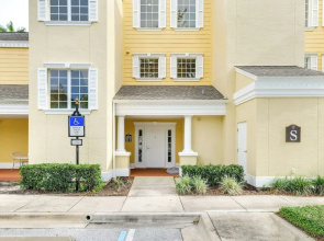 Golf Views: Kissimmee Condo on Reunion Course