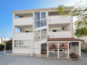 Danka - Free Parking and Grill - A1