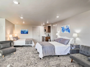 Anchorage Getaway w/ Mtn Views < 5 Mi to Zoo!