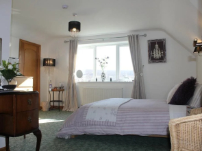 Oak Lodge