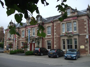 Lovat Arms Hotel