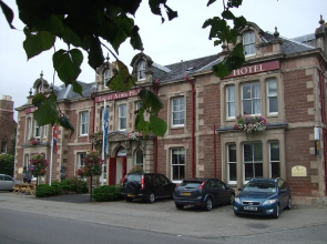 Lovat Arms Hotel
