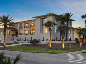 Villa Blanco by Five Star Properties