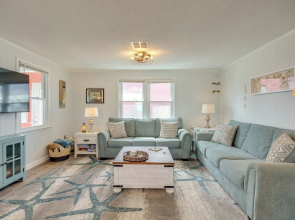 Updated Kitty Hawk Semi-oceanfront w/ Ocean Views