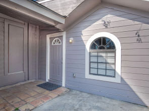 Remodeled Guest House Near Downtown/military Base