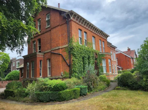 OYO Cornerstone Manor Hotel