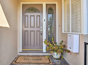 Los Angeles Suite w/ Covered Patio Area!