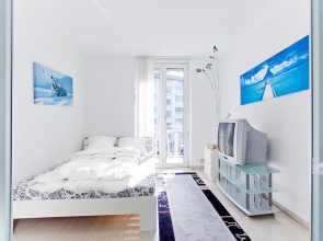 Junior Suite Apartment by Livingdowntown