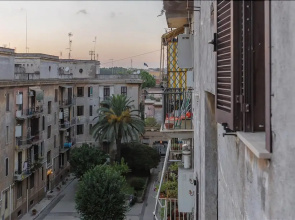 Bright and quiet Halldis apartment with small balcony