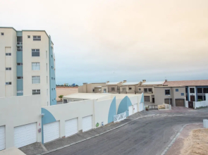 Long Beach Self-Catering