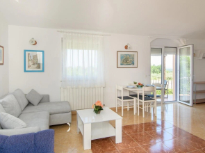 Stunning Apartment in Stranici With 1 Bedrooms, Wifi and Heated Swimming Pool