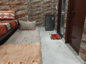 Luxurious studio apartment with attached kitchen, washroom, balcony, fridge, ac, Android led tv, wifi, in cream location of lajpat nagar 92,121,74700