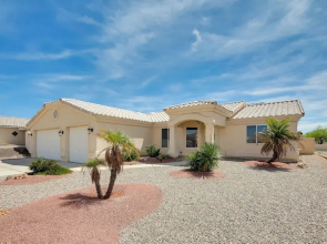 Pool, Hot Tub & Mtn Views: Lake Havasu City Home!