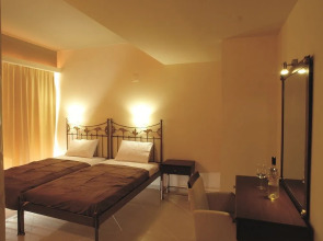 Niriides Beach Hotel