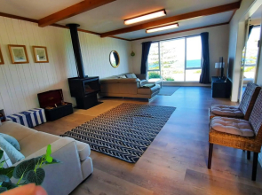 Captains on-the-seafront - 4 br stunning sea views