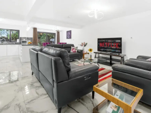 7 bed House for HS2 Contractors & Corporate Travel