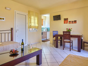 Chrismos Luxury Suites & Studios